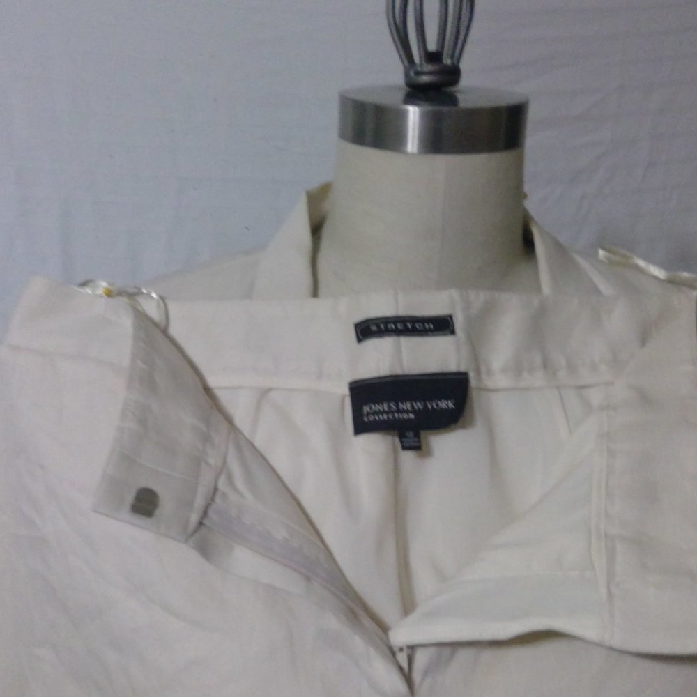 Jones New York Collection Lined Pant Suit - Picture 8 of 13